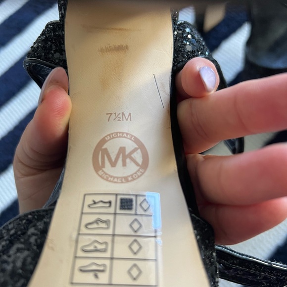 Size 7.5 Michael Kors, Black heels with glitter - Picture 4 of 8
